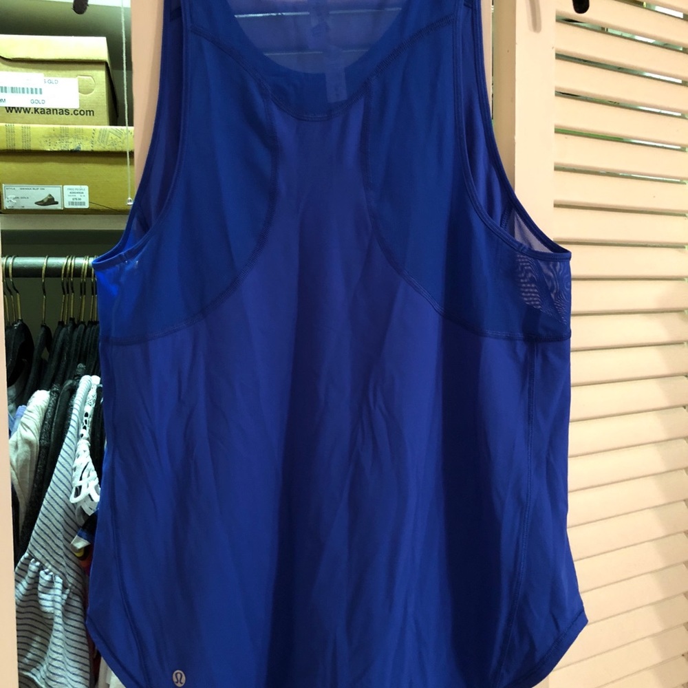 Lululemon lightweight workout shirt